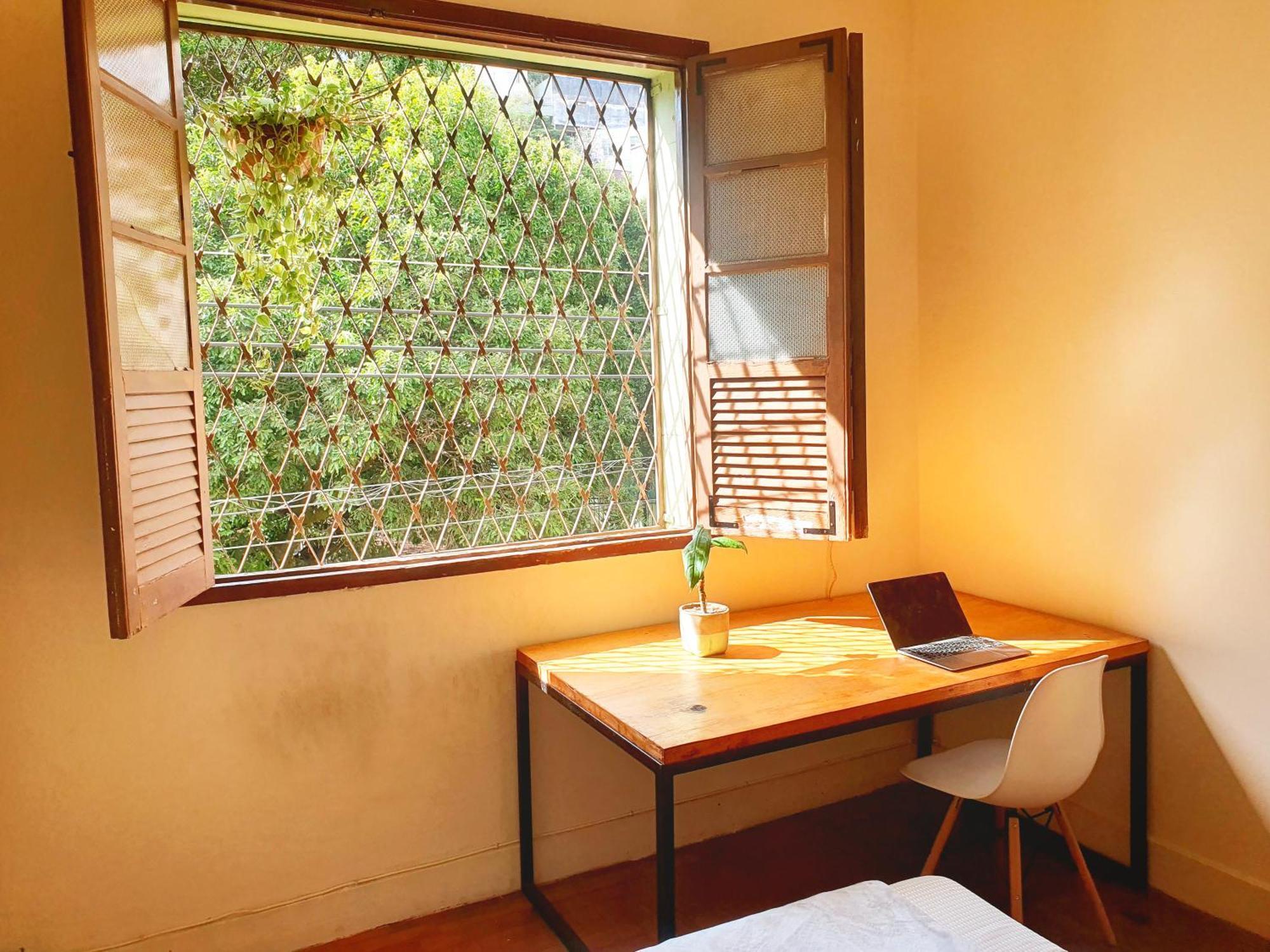 Quarto Casal Com Janela Casa Caramel Belo Horizonte Eksteriør bilde